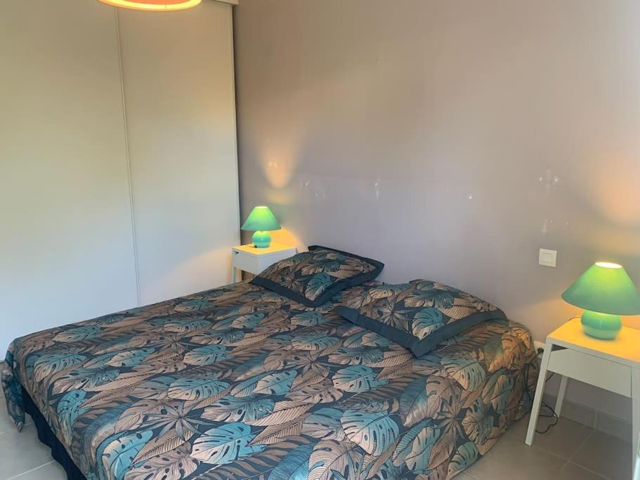 Apartment T3 Jardin 1 Km La ! Marseilles